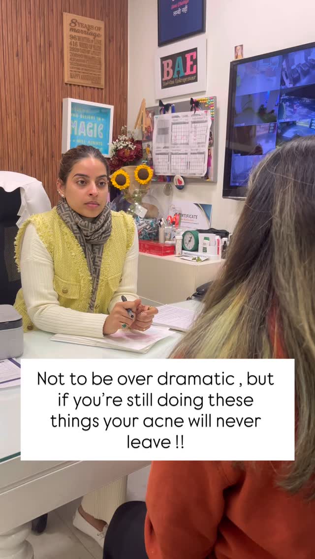 Let’s clear this app. If you’re battling breakouts, these habits could be making them worse.
1. Picking or popping your acne.
2. Over washing your face .more isn’t always better.
3. Skipping moisturiser, even an oily skin needs hydration.
4. Using harsh scrubs or exfoliant.
5. Sleeping with make-up on.
6. Switching products too often.-give time for your products to work
7. Not cleaning your phone or pillowcase regularly.
8. stressing over every breakout.
9. Not seeing a skin specialist when over-the-counter are not working.
10. Trying DIY treatments at home.
Your skin deserves consistency, patients, and care
Someone who you think may need this !!
#acne #barrier #drshreyamunjral