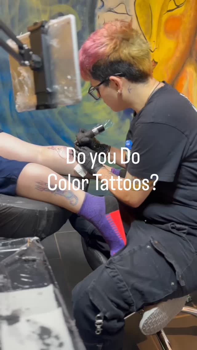 Do I ? 😅
⬇️⬇️⬇️⬇️For custom designs ⬇️⬇️⬇️⬇️
+4522584889
www.addinkted7.studio
Silkegade7,1113 Copenhagen
#tattooartist #colortattoo #viralvideo