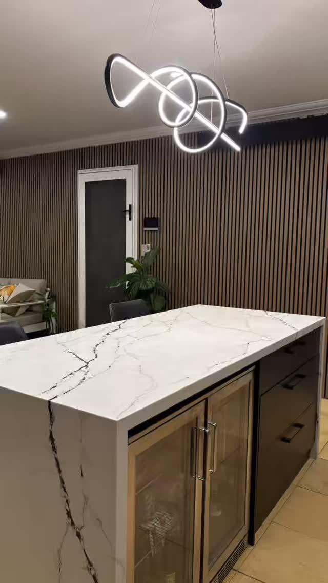 Alfresco kitchen done right ✨
Switchboard upgrade, new power to dishwasher and rangehood, powered island bench with fridge + USB outlets, LED strip lighting underneath, and a feature pendant to finish it off.
#perthelectrical #perthelectricians #lighting #kitchenreno