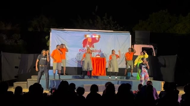 Just a snapshot of the most fantastic, entertaining and inspiring performance of โPori Radioโ by the @theelephantqueenoutreach team last night, here at Kivukoni. Thank you thank you thank you ๐ #whyilovekilifi #community #healthyenvironment #healthykids #ourfutureleaders