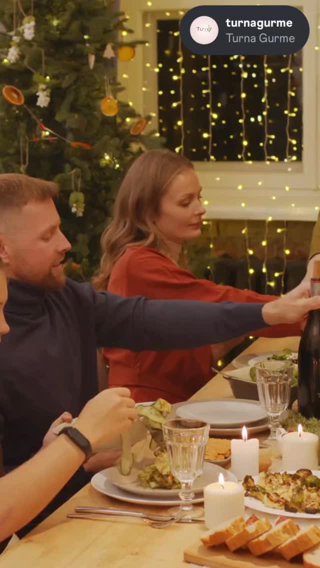 Sıcak sohbetler, bizim mutfağımızdan çıkan soğuk lezzetlerle tamamlandığında mutlu anılar için her şey hazır demektir! #yemek #meze #lezzet