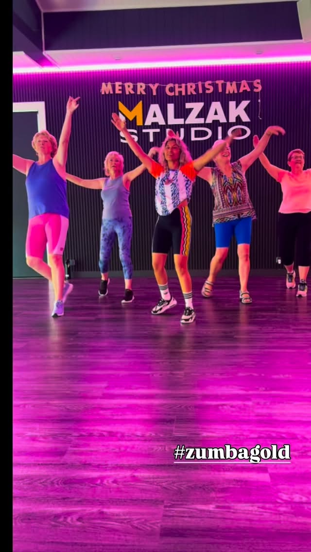 These are some of our Seenagers.
Women in their 60s, 70s and beyond — still moving, still laughing & having FUN!
Research shows regular low-impact dance improves balance, coordination, memory and heart health as we age.
And doing it together brings connections & supports mental wellbeing too.
This is Zumba Gold at Malzak Studio.
Low impact. Great music. Real connection.
Recommend to someone you know & help change their world!
Mondays, Wednesdays & Thursdays
9:30am Morning
Thank you 🙏🏽 Jan, Trish, Rebecca & Jana for braving the camera 🫶🏼 and looking so good!
This beautiful song is:
🎵 Marry You by @diamondplatnumz @neyo
🧠 Choreo by @itskramer_ @tml_crew_official
#zumbagold #lowimpact #malzakstudio #zumba brisbane