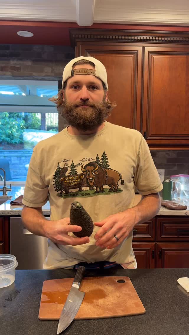 Thin skin, big payoff 🥑
Zutano avocados can be a little tricky because their skin is thinner and more delicate than a Hass—but once you know how to cut them, they’re absolutely worth it. In this video, Stu shows a simple way to slice and open a Zutano without losing that creamy green goodness.
Pro tip: use a sharp knife, go slow, and let the avocado tell you when it’s ready. These beauties ripen quickly and have a lighter, buttery flavor we love on toast, in salads, or straight from the spoon.🥑