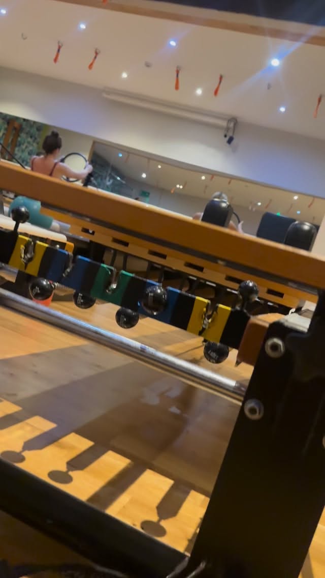 Build momentum & healthy habits on this January Monday
🍃 💪🏼 💧
Behaviors tend to cluster! When we begin the week with healthy choices, like nutritious meals, movement, and adequate sleep, we’re more likely to maintain those behaviours throughout the week.
This makes our healthy living choices feel more automatic.. ..
M O N D A Y at Wellbeing Warehouse means 4 Pilates Reformer Classes to choose from ~ 9:00am through to 8:15pm 🤍
If you would like more information on any of our classes please comment below or DM us 👏🏻 Stay motivated to move this Monday ~ we are here to support you every step of the way.
#newmarketpilates#pilatesreformer#pilatesreformerexercises#pilatesinstructor#pilatessuffolk