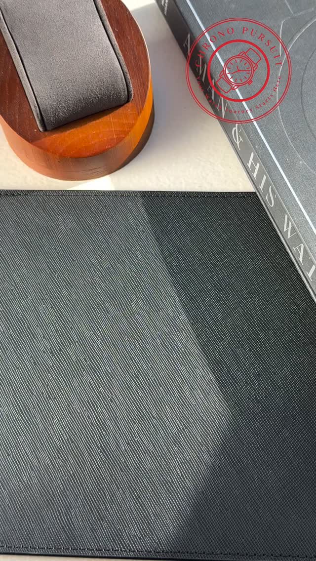 Happy Friday #watchfam ✌🏼
Same idea, different approaches to the perfect dial texture. One sharp and architectural, the other flowing and artistic. If you had to choose only one, which watch gets the wrist time?
⌚️: @batavi_watches Atelier “Rock”
⌚️: @atelierwenwatches Perception “Piao”
#watch #watchesofinstagram