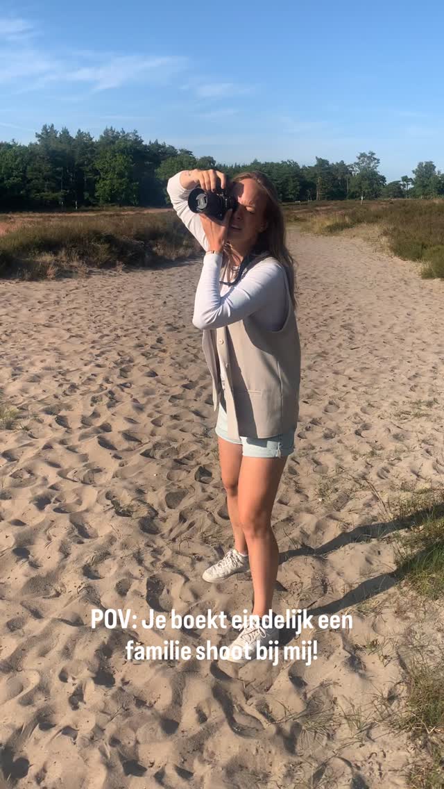 Twijfel jij om met je familie een shoot te boeken? Dan is dit jouw teken om het te doen!😍 Time flies, en momenten vastleggen met je hele familie is zo zo waardevol! Wat nu slechts een simpele foto is wordt met de tijd zoveel meer waard.
Een familie vastleggen, met zijn alle, ik vind het heerlijk om te doen! Opa en oma met de kleintjes, broertjes en zusjes, ouders die trots zijn op hun kinderen. De hele bende bij elkaar, ik kan er best wel van genieten!📸🥰
•
•
•
#familiefotograaf #gezinshoot #gezin #kinderen #gezinsleven