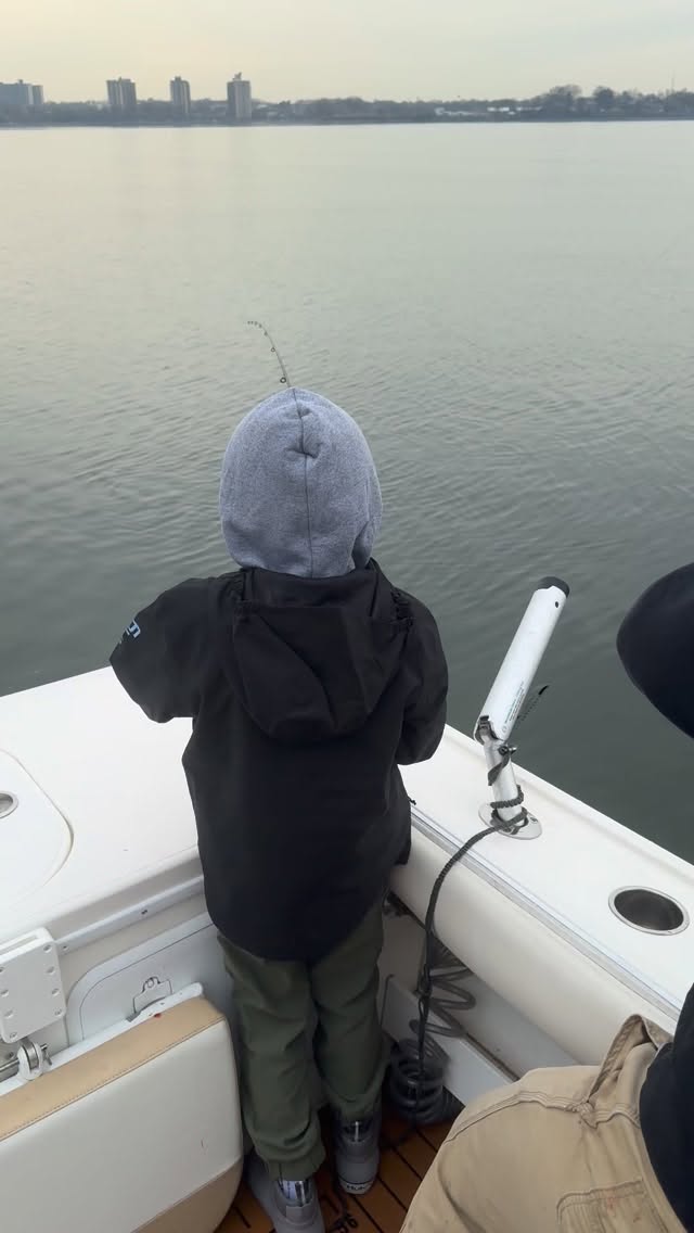 Opening Day 2025 did NOT disappoint and 2026 is lining up to be just as fire. 🔥🎣
April = epic topwater feeds on light tackle. Once these bass move in, it’s GAME ON and they’ll crush just about anything you throw. 🌊🐟
Questions? Hit up Captain Pedro 📲 914-494-6269
#BluefinSoundCharters #StripedBass #TopwaterSeason #NYFishing #LockAndLoad