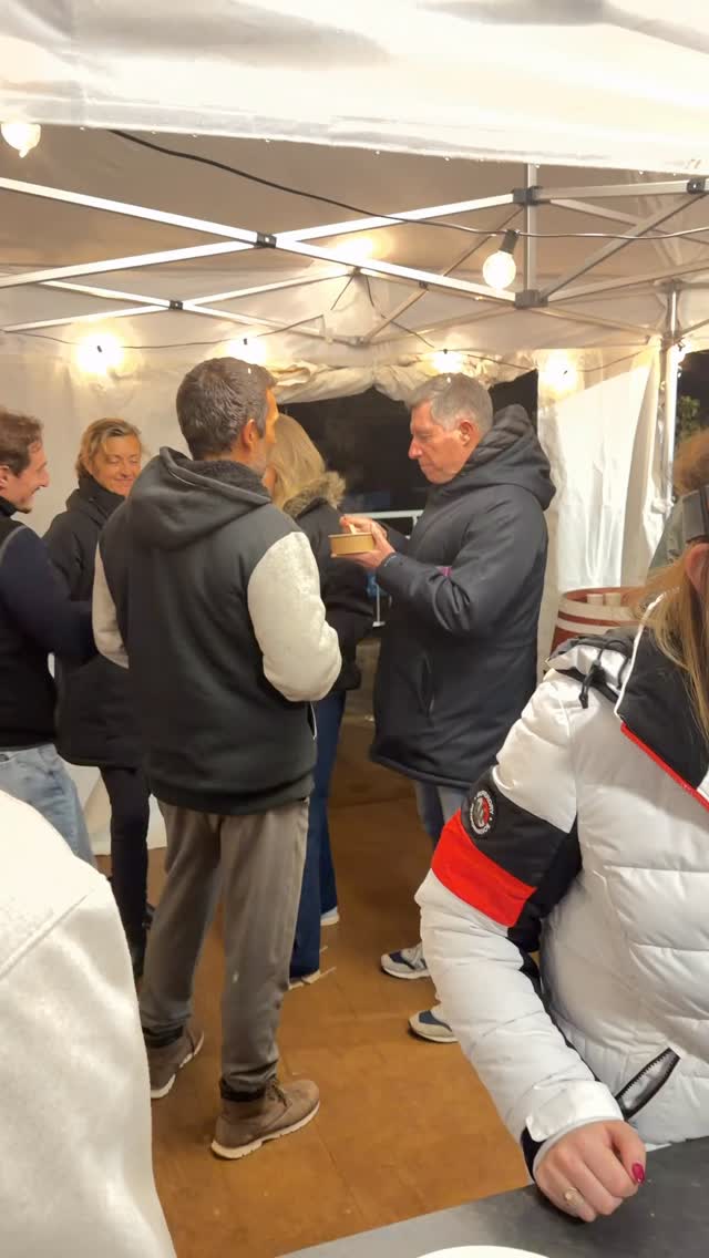 Merci à toutes et à tous d’être venus malgré la pluie pour faire de la Winter Party un moment convivial et festif !
Une soirée incroyable grâce à vous.
Un immense bravo à @camillespagne pour l’organisation, avec l’aide précieuse de Fernand et @clemrivault.
À très vite au club
#biarritz #botennis #biarritzolympique #winterparty