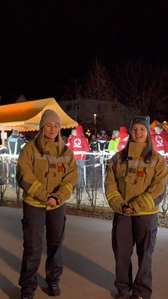 Aktion Adventslicht Bartholomäberg 🚒✨
Wir zeigen euch nochmals die diesjährige Aktion Adventslicht. Den Anfang macht die Abholung:
Wie jedes Jahr haben wir uns am 23. Dezember auf den Weg gemacht – dieses Mal ins Unterland – um das Adventslicht für unsere Gemeinde zu holen. Ihr kennt und liebt diese Tradition – und wir natürlich auch!
#feuerwehr #bartholomäberg #montafon #vorarlberg #adventslicht tradition ehrenamt feuerwehrbartholomäberg unterland brauchtum gemeinschaft einsatz weihnachtstradition hilfsorganisation ländle