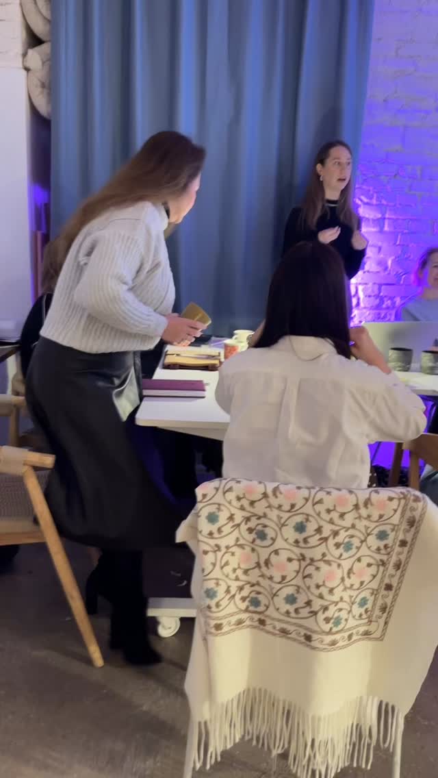 Last week, my absolute favorite @svoja_club and I had an event where we discussed how the psychology of money shapes our financial decisions, how to break negative life and money scripts and, of course, how to build capital knowing that all. Money mindset is not just a fluffy self-help word, but a very complex intricacy that literally makes us live the way we live.