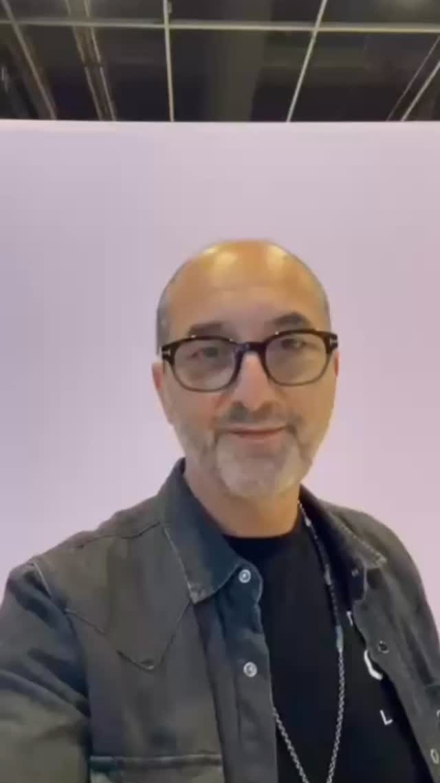 🎥 En direct du salon WHOS NEXT à Paris Porte de Versailles
Nous sommes ravis d’exposer jusqu’au lundi 19/01/2026 sur le stand W76 – Pavillon 7.2.
À cette occasion, nous présentons tout notre savoir-faire autour de :
• l’affichage dynamique (écrans, totems, solutions sur mesure)
• la création de contenus vidéo & visuels
• la conception de sites web
• la gestion des réseaux sociaux
🤝 Partenaire du salon, nous accompagnons également les organisateurs avec la mise à disposition d’écrans et de totems pour la diffusion des informations officielles tout au long de l’événement.
👉 Vous souhaitez dynamiser votre communication, attirer l’attention et moderniser votre image ?
Passez nous voir sur le stand W76 : on vous montre tout, en conditions réelles.
KAPUCCINO 150 avenue de WAGRAM 75017 PARIS. 01.87.44.31.31/ contact@kapuccino.fr
#AffichageDynamique
#DigitalSignage
#CommunicationVisuelle
#ContenuVideo
MarketingDigital
RéseauxSociaux
CréationDeContenu
SalonProfessionnel
ParisExpo
InnovationDigitale