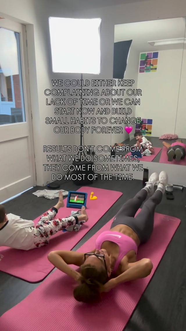 Start with that small habit, like I did ☺️💪
One small habit like a daily workout adds up to huge results
And I am genuinely living proof 🙋♀️
My small habit of regular home workouts as a mum has got me where I am today 🤍
The regular exercise is everything 👇
From this, stems self confidence, strength and motivation to make better decisions around other things like food and self care ✨
So lack of time isn’t a ‘thing’ for me - because I will always make time for something which gives me results like this, for my body and mind… and so can you 🩷
👑 If you’re thinking about a little RESET the use the link in my bio for VIP access my RESET program - 8 minutes a day is so doable ✨
#katesmumfitclub #mummymotivation #motherhoodjourney❤️ #homeworkoutswork #legsbumsandbubbas