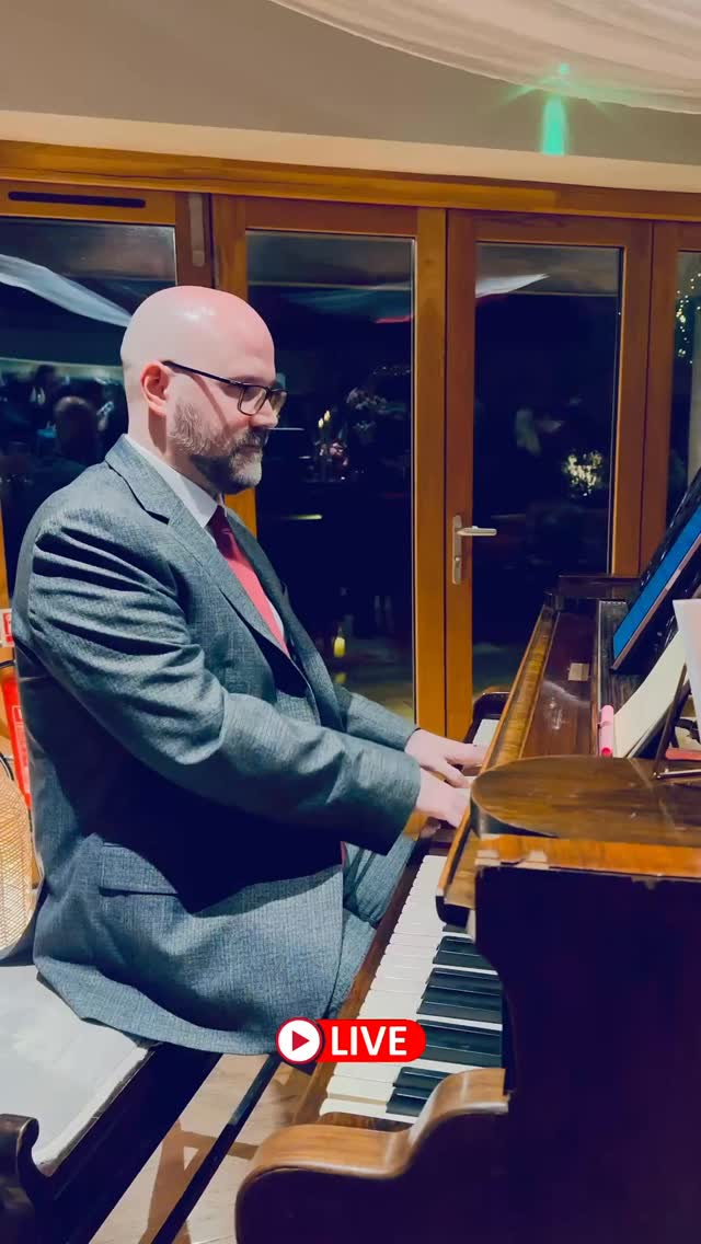 Live entertainment at @eastongrange
🎵’At Last’ by Etta James
www.daniellaw.co.uk (Link in Bio)
#eastongrange #weddingmusic #suffolkweddingvenue #2026wedding #2027wedding