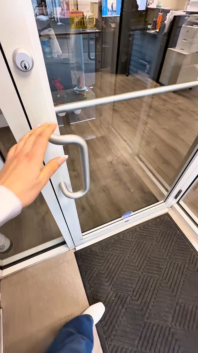 @capeautobodyservice, you crushed it.💪📸 Expanding the V family at the top of the New Year and we’re having an absolute BLAST.💫 Friendly reminder that you’re not awkward on camera…you just need the right team to coach you through it.😉
Pssstttt…🌟BOSS 2026 NOMINATIONS ARE OPEN!🌟 @valoisamedia for Social Media Management and let’s get it done two years in a row.✌️ We are SO grateful for another wonderful year of growth, and that’s all thanks to our amazing team, clients, AND this rockstar community.💕👑
Visit the link in our bio to vote!
#valoisamedia #southshore #boss2026 #socialmediamarketing #contentcreation