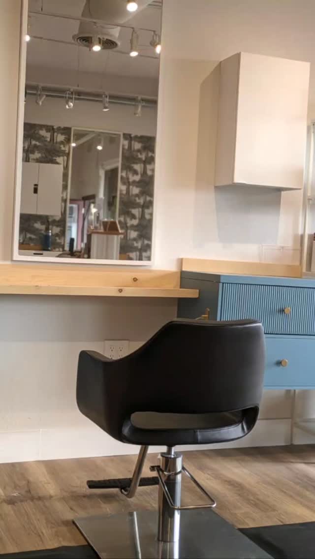 New year, new salon home!
Welcome to Summer House Salon.
Join our team in beautiful South Redondo Beach!
Feel free to reach out with any questions.
.
.
.
#chairrental #boothforrent #southbayhairsalon #redondobeachsalon #joinoursalonteam