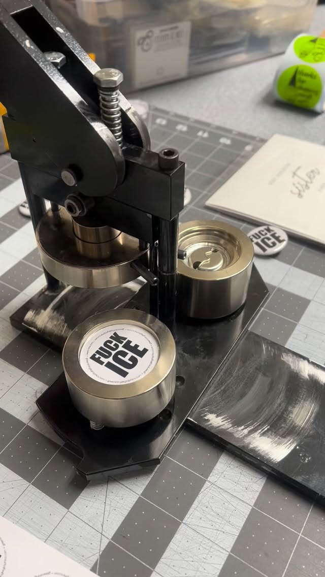 New protest button. Fuck ICE.
#greenshinglegraphics
#womanownedbusiness
#shoplocal
#fuckice