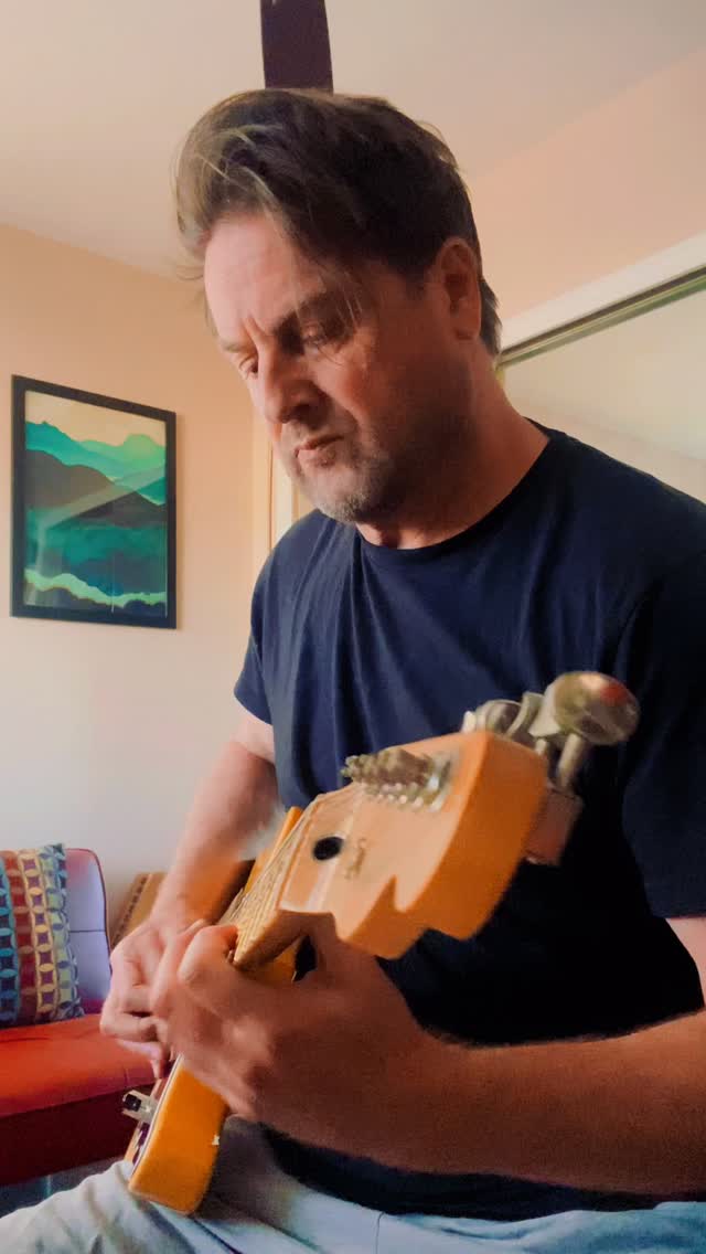 New year, new ideas. Rough little sketch that I plan to stretch. 🎸🎵
.
.
.
#electricguitar #newmusic #create #music