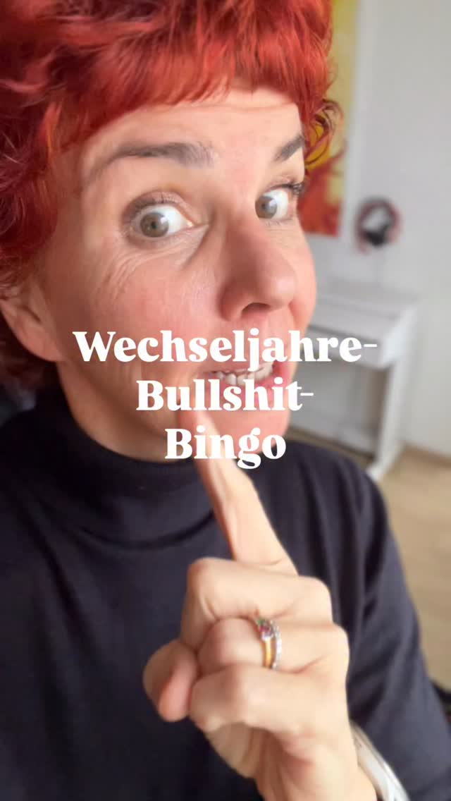 ✨ Welchen Schei** musstest du dir schon anhören bezüglich Wechseljahre?
Im aktuellen Wechsel-Wirkung-Plausch spreche ich mit Jeannette aka @jogo_stoffwechsel über ihre Odyssee bis sie endlich wusste: „Ah, Wechseljahre …“
🎧 Jetzt reinhören! MENOMIO - Der Podcast für glückliche Wechseljahre gibt’s überall, wo es Podcasts gibt
–––
Hallo! Ich bin’s, Daniela. 🎙️
Host von MENOMIO – Der Podcast für glückliche Wechseljahre.
Wechseljahre sind kein Drama – sie sind dein Upgrade.
✨ Mit Wissen, Humor & echten Geschichten zeige ich dir, wie du diese Phase feiern kannst.
👉 Folge mir, wenn du Glitzer statt Tabu leben willst – und ehrliche Einblicke zu Wechseljahren, Perimenopause & Selbstfürsorge suchst.
✨ Glückliche Wechseljahre sind kein Mythos – sie sind (m)eine Mission.
#glitzernstattschwitzen #wechseljahre #perimenopause
