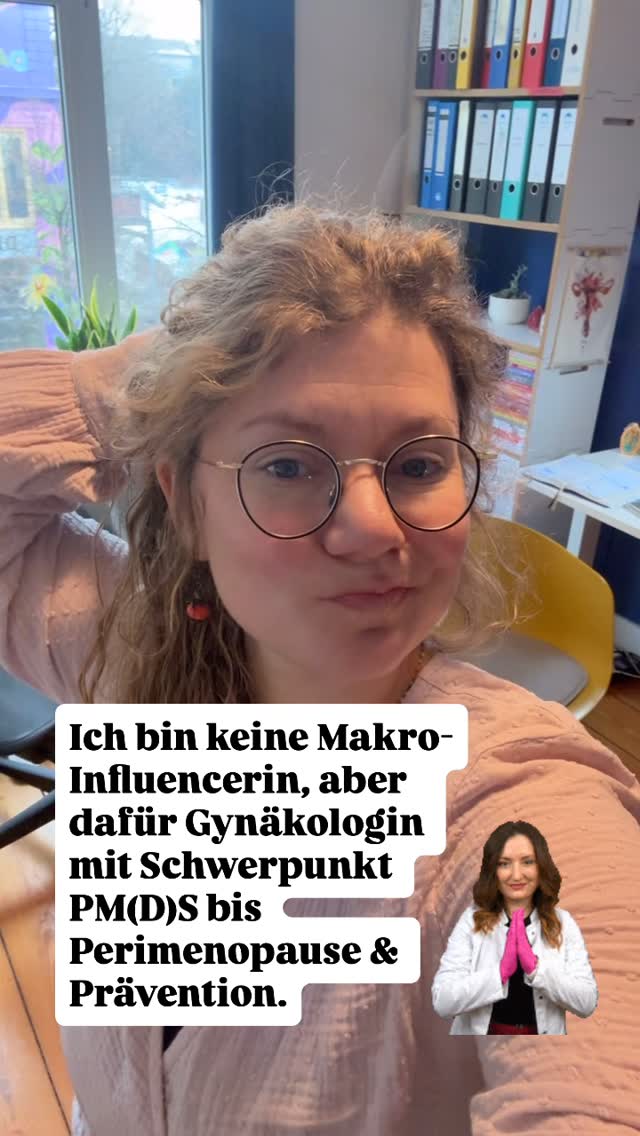 🌸 Willkommen in meinem Universe. Folge mir gerne für Infos über #frauengesundheit von #pms bis #perimenopause - immer mit einem Fünkchen Prävention dabei.
In den letzten 4 Jahren habe ich wahnsinnig viel kostenfreien Content kreiert. Schau dich gerne mal um:
⭐️ hier auf Insta
⭐️ in meinem Blog
⭐️ im Podcast PMS Talks
und natürlich auch gerne in meinen Büchern, die es überall im Handel zu kaufen gibt und auf die ich mächtig stolz bin.
Im April wird nun ein langehegter Traum war: meine eigene Praxis @gynzwei - in der Tabuthemen ernst genommen werden, es Raum für Gespräch gibt und Prävention kein Add-on ist, sondern in der ersten Reihe steht.
Ich freue mich sehr, wenn ich dir mit meinem Content Inspiration für ein gesundes Leben und Wohlgefühl schenken kann. Und wenn du mal etwas extra Hilfe außerhalb der normalen Gynsprechstunden brauchst, weißt du ab April, wo du mich um echten Leben um Rat fragen kannst. Aber hab bitte Verständnis, dass ich über Insta weder beraten kann, noch darf.
#frauenärztin #praxisgründung