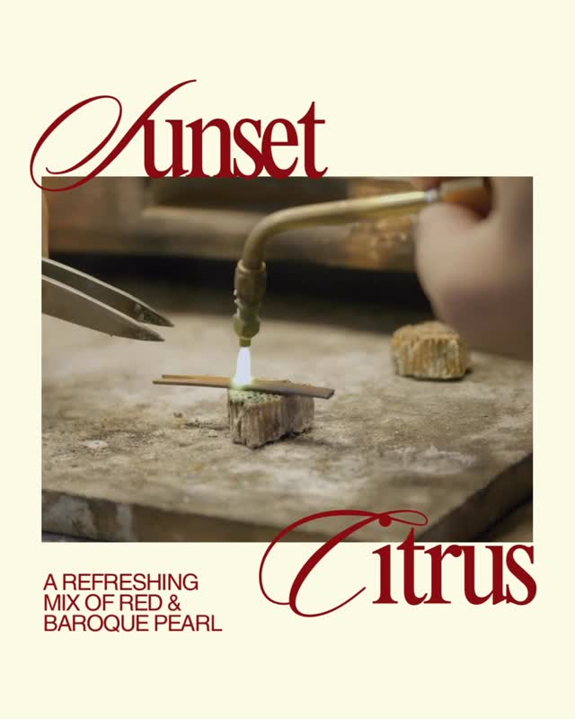 From the heat of the flame to the cool glow of baroque pearls. 🔥✨
Watching raw materials transform into the Sunset Citrus is pure magic.
Which part of the process is your favorite?
#HandmadeJewelry #JewelryDesign #ProcessVideo #JewelryAddict #slowfashion
• Handmade jewelry process
• Jewelry making transition
• Baroque pearl earrings
• Artisan jewelry brand
• Jewelry soldering tutorial