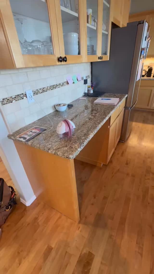 Introducing - the Spa Vibes kitchen ✨ what a transformation! Before this kitchen was extremely yellow, had four different types of wood, and despite being a large kitchen, the counter and storage space was lacking. Our client wanted to remodel the kitchen with a neutral palette that still felt warm and inviting, which is exactly what we did. We added symmetry, increased storage and upgraded all the surfaces with quality, natural materials. The renovation turned out incredible and we're so grateful to our clients for trusting us with their vision!
A huge thank you to our subs and vendors for helping is create this stunning kitchen: @foothills.cabinets @francinimarble @stoned.marbleandgranite @tier_1_tile @fortneyelectric
#boiseinteriordesigner #boisegeneralcontractor #boiseremodel #boise #boiseinteriordesign