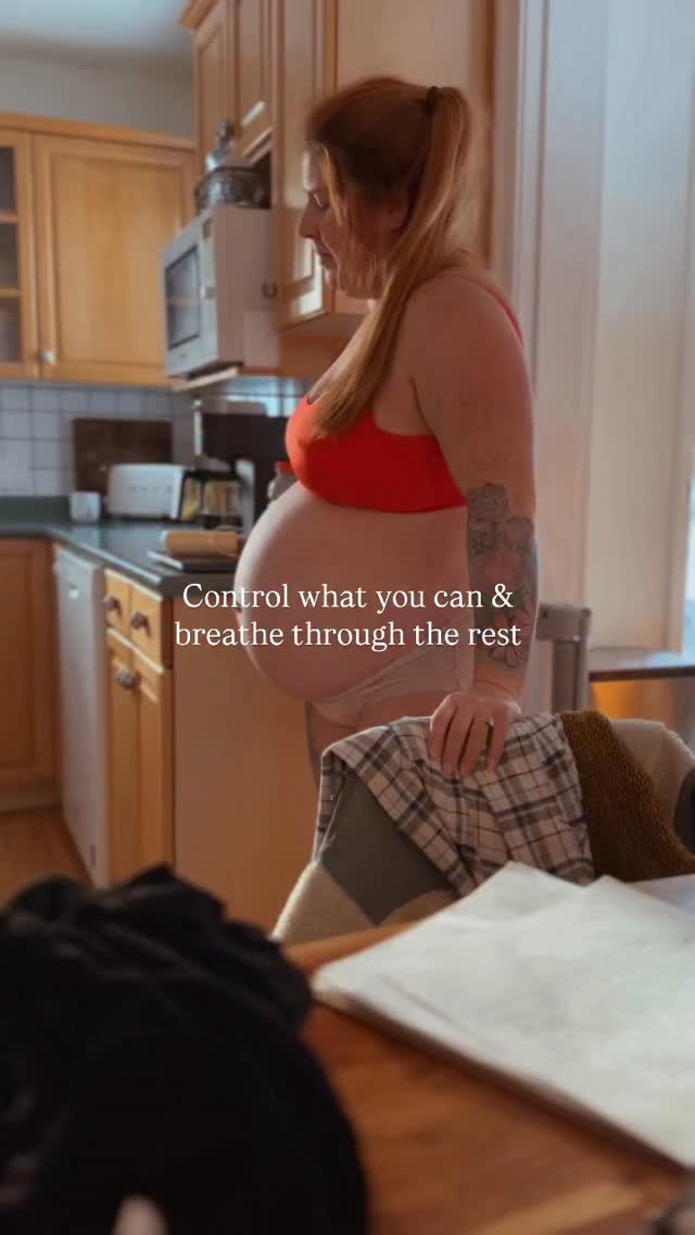 This isn’t about control or perfection.
It’s about meeting yourself for the next contraction.
Staying connected to the powerful work your body is already doing.
This WORK is SWEATY and HARD and REAL
and still, I trust you completely.
🏡 Homebirth of @kelbertclan with the lovely @edmontoncommunitymidwives
#YEGPregnancy #YEGMamas #YEGDoula #PhysiologicalBirth #BirthSupport