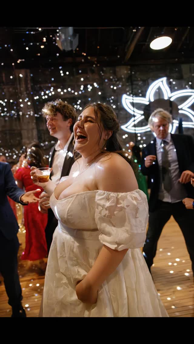 Marches to the beat of their own drum
Leader of the pack
A free spirit
Thinks outside the box
A true original
An old soul
If your third grade teacher used any of these phrases to describe you, we probably built the perfect venue for you.
Venue: @oliopeabody
Photo: @maddybethunephoto
Lighting: @jamesbillerlighting via Olio
Floral: @rococofloralco
Caterer: @premierbarservice
DJ: @peopleskaraoke
Bakery: @lenas_bakery_ @batterandbloom
Transport: @salemtrolley
Client: @_e.obrien
#bostonwedding #newenglandwedding
#massachusettswedding #uniquewedding #historicweddingvenue