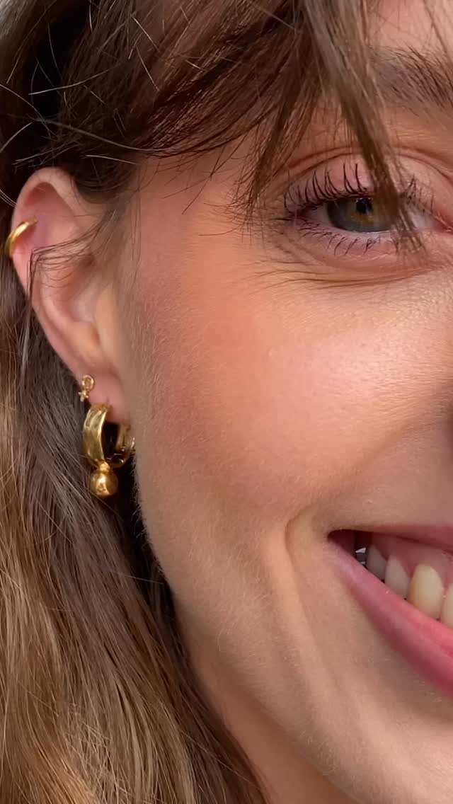 Small details, big impact ✨ Earrings by Enamel Copenhagen—effortless elegance for every day #enamelcopenhagen #hillsjewellers #jewellery #ilovelocal #lovefelixstowe