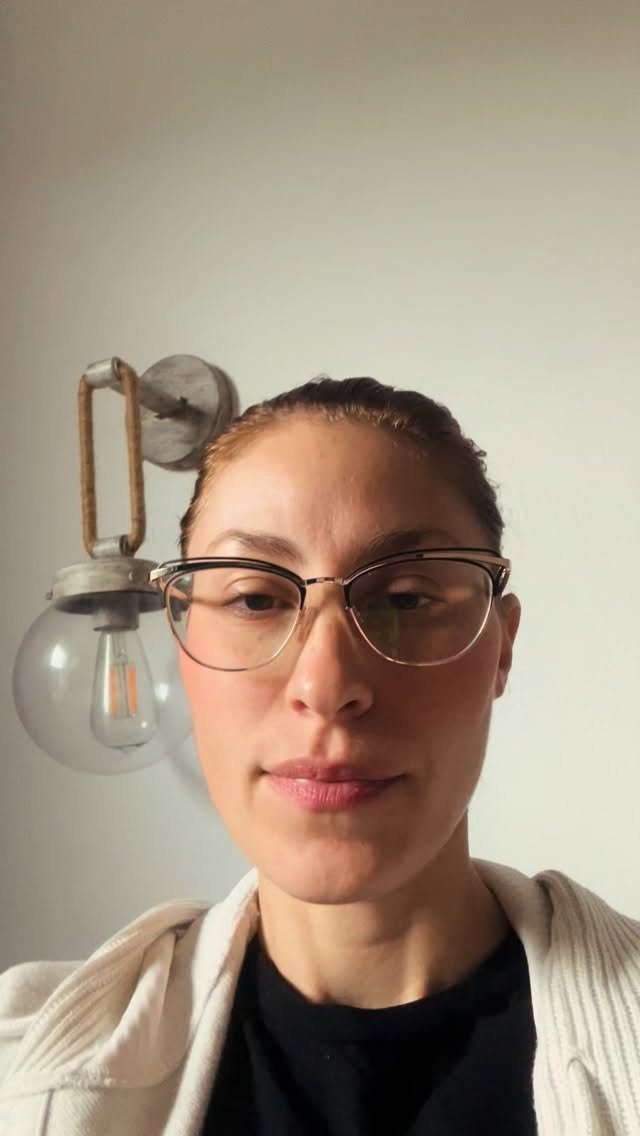 Do this quick breath and regulate your nervous system almost immediately!!! Know that you always have a way to manage your sensitivities & heightened emotions!
Sis, you got this šŖāØ
#somatichealing #nervousystemregulation #coachingwomen #pranayama #womensupportingwomen