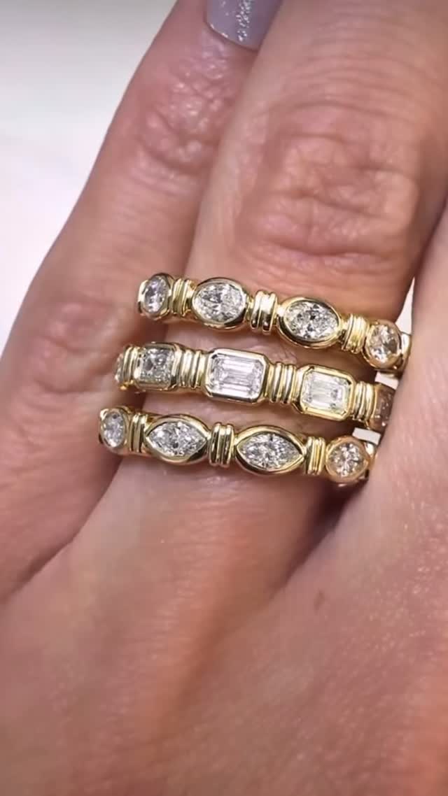 Geometric shapes are having a moment ✨
And diamonds are leading the design...
#FineJewelry #LuxuryJewelry #HighJewelry #DiamondNecklace #DiamondJewelry