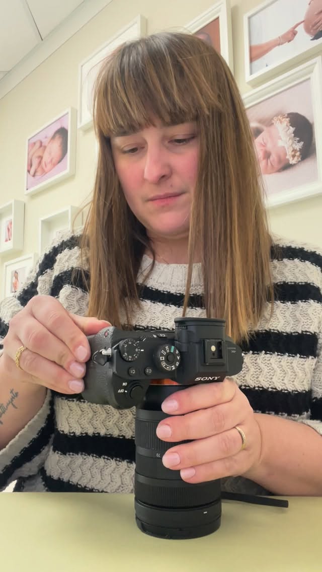 ✨ Ogni volta che la vita ti regala un’emozione…
io ci sono!
Con la mia macchina fotografica fermo il tempo..quando corre troppo in fretta! 📷
E ogni volta che il cuore ti dirà “questo momento è speciale”… io sarò lì, se lo vorrai, a renderlo eterno ❤️
#peregosilviafotografa #ricordifelicidifamiglia #castellettoticino #studiofotografico #lagomaggiore