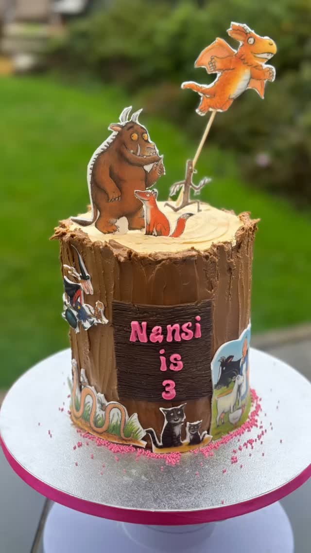 Happy birthday to a Julia Donaldson fan, with a cake they’ll love 🎂 #birthdaycake #juliadonaldson #dairyfreecake #sayitwithcake #celebrationcakes
