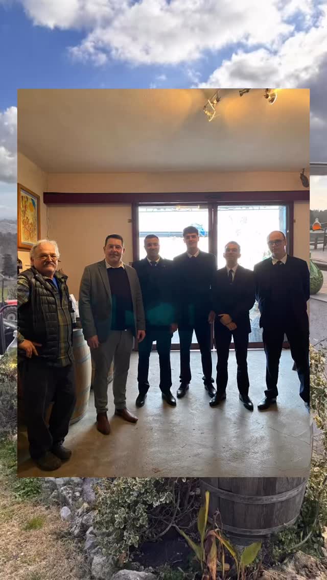 🍇 Retour en images sur la visite avec la formation Sommellerie au domaine des hautes collines chez Mr Georges Rasse, ce mercredi 14/01.
@vignobledeshautescollines
@nathanael_pruvot