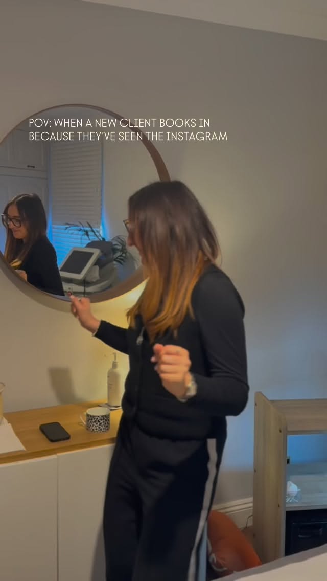 Honestly donât know what we would do without our social media manager âŚ
#Cheltenhamsalon #gloucestershirebeautysalon #funny #socialmediamanager