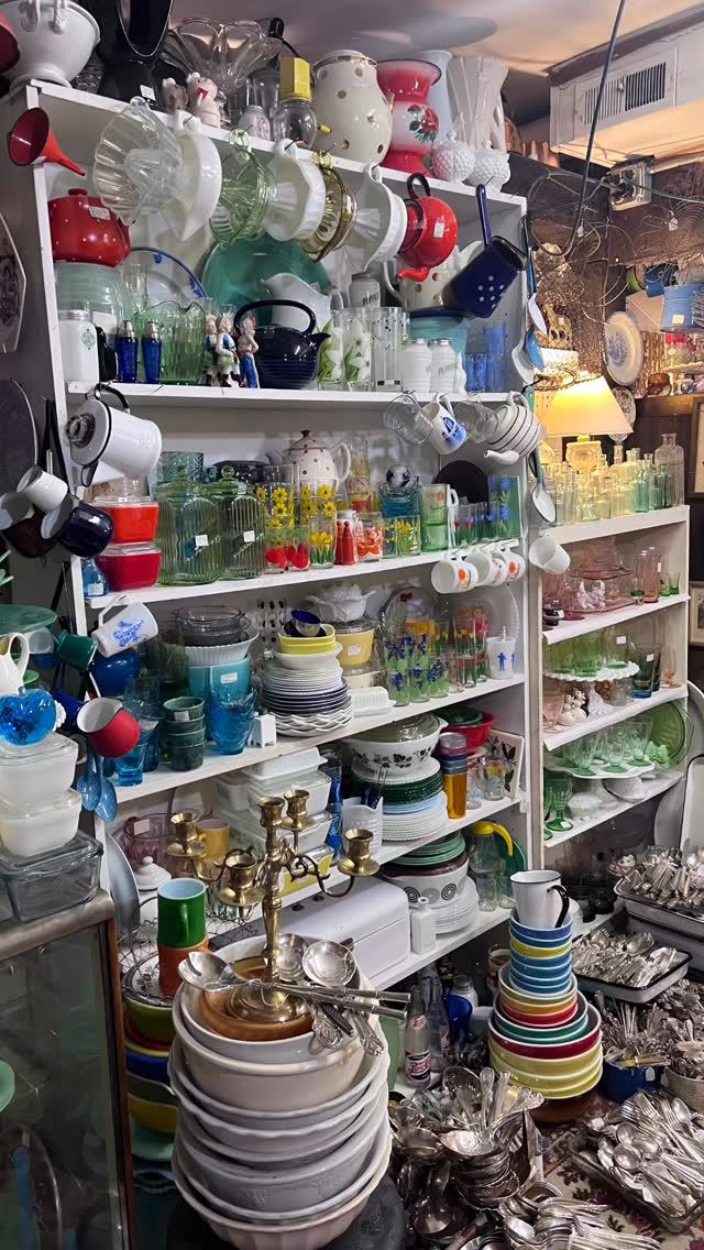 I. Love. Stuff. 😍
Tomato Factory is open till 5 today and 10-5 tomorrow, Monday, MLK Day! ✨