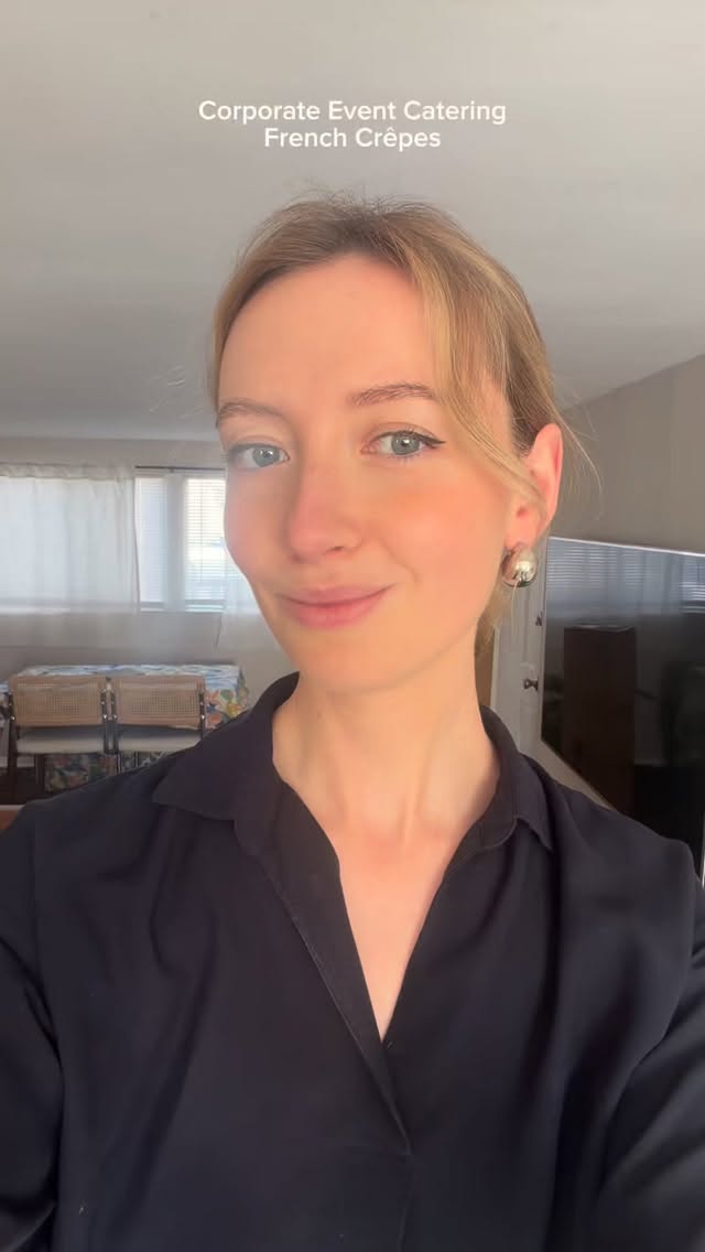 Come with me to serve crepes for a corporate event 🥞🌞 We had both sweet and savory options with an additional gluten free batter. It was an absolute pleasure to cater this event ! Follow for more behind the scenes 🤍#mobilecatering #diml #smallbusinessstory #corporateevent