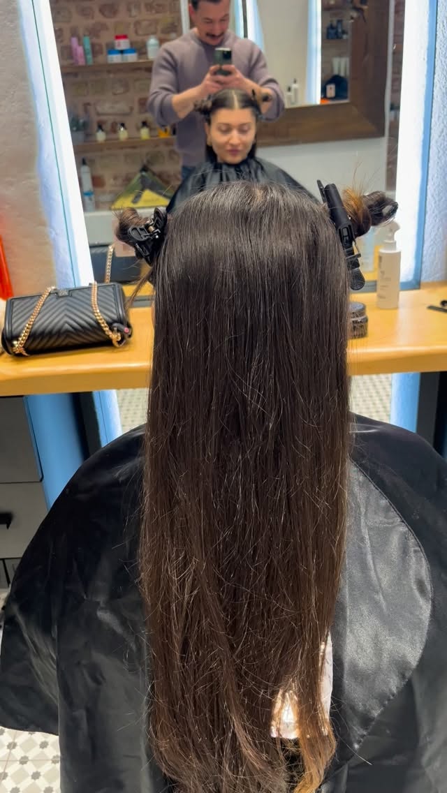 Enjoy a 20% discount on all coloring services throughout January! Don't miss out, book your appointment now and join us in advertising!