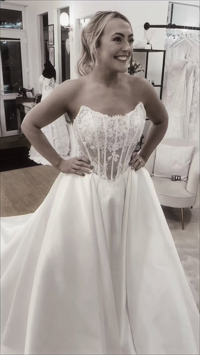 So many new dresses in stock - how do you choose? 😍
We have curated the most wonderful bridal gowns all for you to try in the comfort of your own private appointment 🖤 With over 200 dresses to choose from - you’ll be spoilt for choice 🖤
Book you appointment for this year and receive 10% off all your bridal accessories 😍
We can’t wait to meet you 😍
#bridal #yorkshirebridalboutique #bridalboutique #weddingdress #engaged