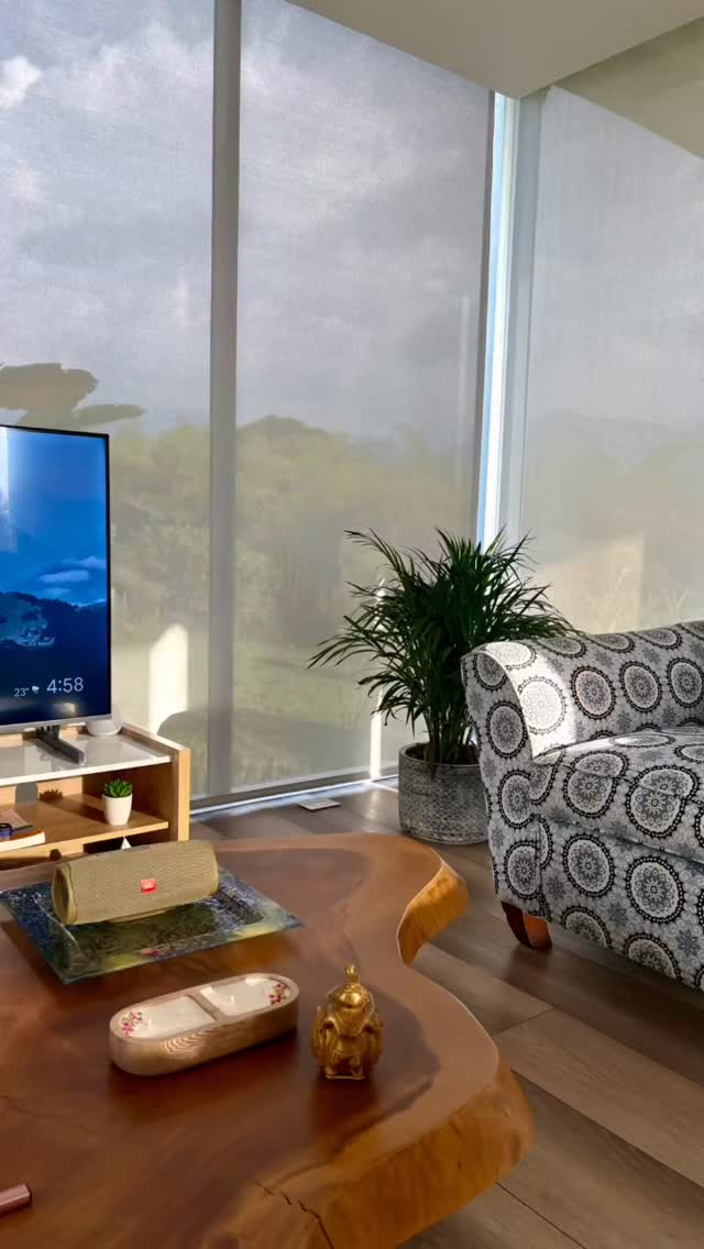 ✨ Ilumina tu hogar con calidez y estilo ✨
Nuestras velas aromáticas y decorativas están diseñadas para transformar cualquier espacio en un rincón acogedor y lleno de armonía. Elaboradas con materiales de alta calidad y fragancias cuidadosamente seleccionadas, aportan una luz suave y un aroma envolvente que invita a relajarte y disfrutar el momento.#velasaromaticas #velasdecorativas #regalosespeciales❤️️