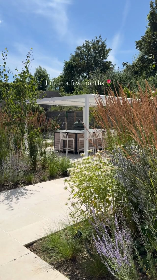 This is your reminder that the days are getting longer, and spring is closer than you think 🌷
Now is the perfect time to start planning that summer garden 📝
Get in touch for bespoke stone worktops, bars and features for your garden 👋🏼 Outdoor kitchens are made in the winter.
#outdoorkitchen #gardeninspo #worktops