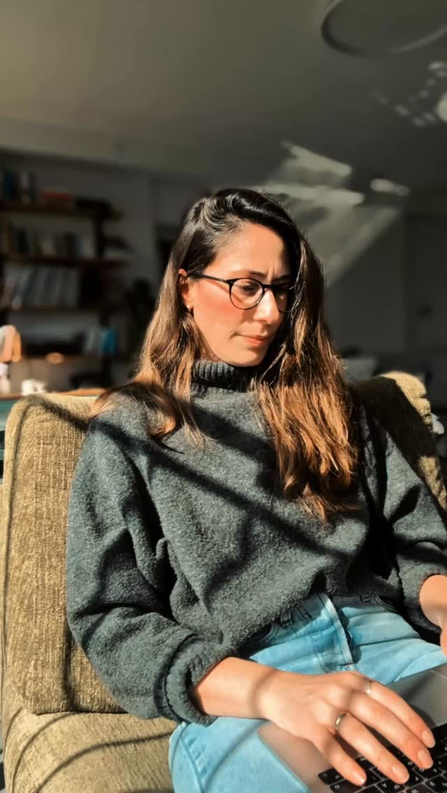  הפוסט הזה הוא על כתיבה אבל אתם יכולים לשמור אותו כתזכורת לגבי כל דבר בעולם שאתם רוצים לעשות. הטיפול הסמנטי שמוצע כאן רלוונטי לכל תחומי החיים והתשוקות שלנו ומטרתו לעזור לגייס את הכוחות הפנימיים שלנו+הכשרונות והיכולות שלנו כדי להפוך את הדברים שאנחנו רוצים לברי השגה.
יש לכם טוויסטים קטנים משלכם שעוזרים לכם לכוונן את עצמכם? שתפו 💪🏻
.
.
.
.
.
.
#כתיבה #טיפיםלכתיבה #חלומות #השראה #writingtips