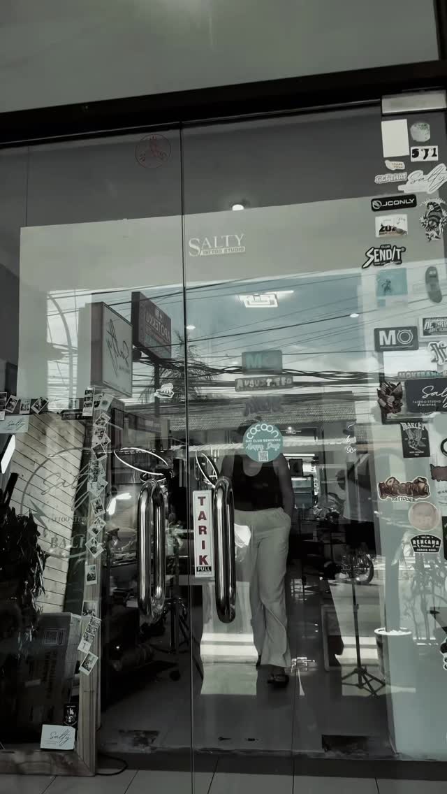 Discover Bali's top fineline tattoo studio
Turn your dream tattoo into reality with us!
EXCLUSIVE OFFER: 15%~20% OFF medium to large tattoos
Send us a DM to book or inquire
Walk-ins welcome!
#tattoo #tattooartist #tattooideas #finelinetattoo #inked