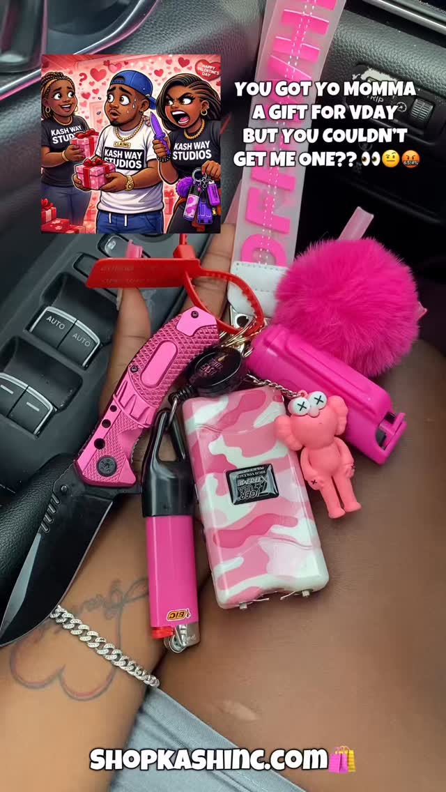 I WAS EXPECTING GIFTS, NOT EXCUSES🤨 SO NOW YOU CAN GO BACK N STAY WIT HER THEN!🙃
WHY NOT GET THEM BOTH SOME PRETTY PROTECTION?👀🥵🤭 ONLY AT LINK IN BIO! 🛍 PRODUCT: “DA LOUDEST KEYCHAIN” AT SHOPKASHINC.COM🛍 INCLUDES Stun G, Pep spray, 8” Pocket Knfe, OW Wristlet, Lighter + Leash, Kaw Kid, Authenticity tag, & Puff💫
#kashwaystudios #fyp #selfdefensekeychain #selfdefenseset #junkstungun