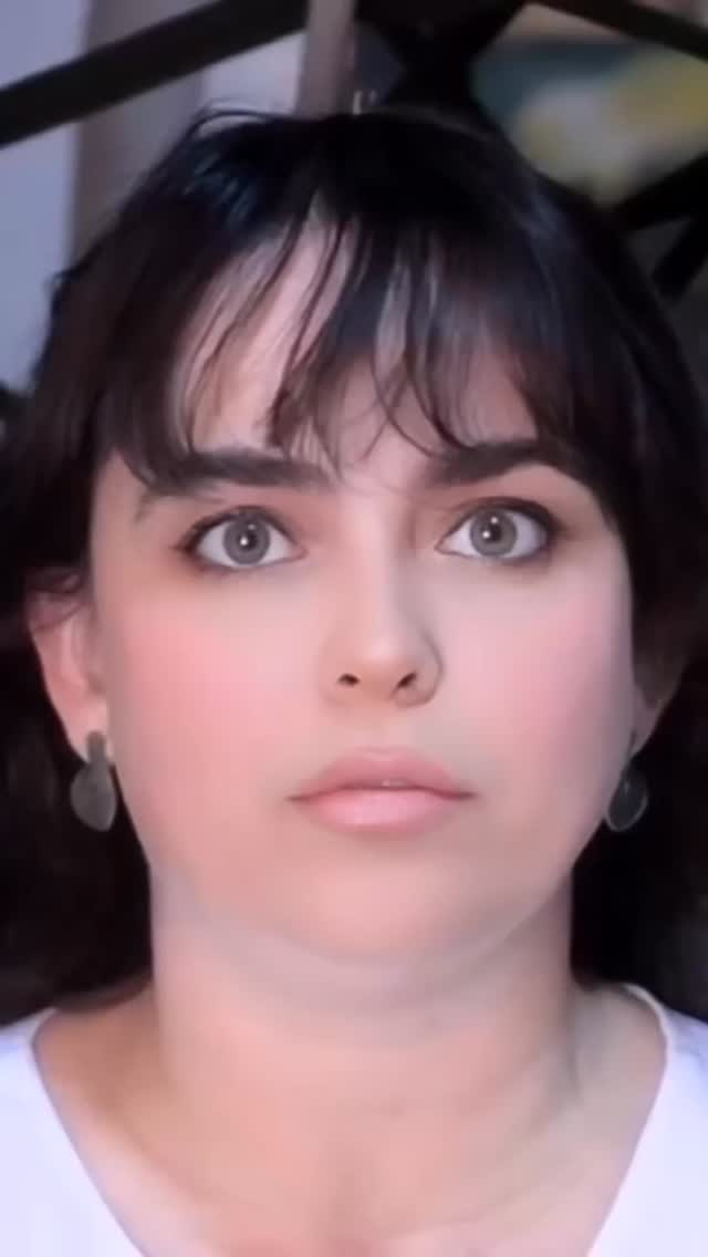 Mentir e coçar é só começar? O conto “O Gato e a rata em parceria” dos irmãos Grimm, era um alerta para as mulheres da época não confiarem nos homens e nas promessas do casamento. O desfecho dessa história você pode conferir no meu canal “Na Magia das Histórias” - link na BIO e no STORY #jornadagrimm #contosdefadas #namagiadashistorias