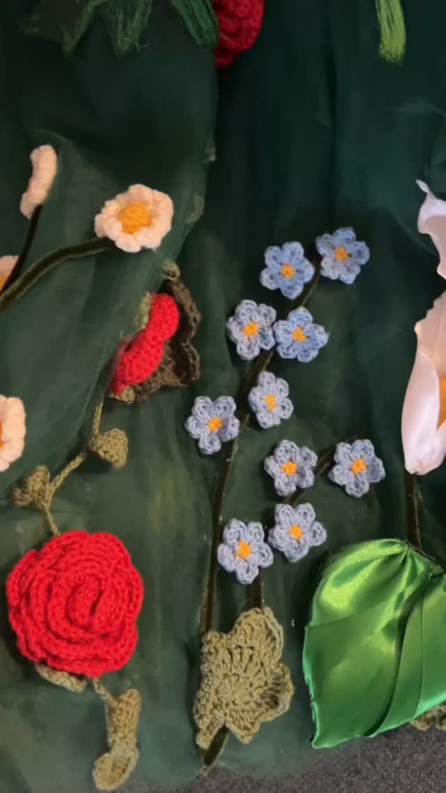 GCSE Art Textiles @theartanddesignroom with @tutorsandexams 💗💗💗
If you are interested in a place for your child starting September 26 get in touch 💗
Love Laura xxx