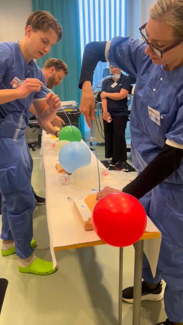 *TÄVLING* Idag har vi luftvägsworkshop, vem gör den snabbaste kirurgiska luftvägen?#simulation #taaskmasterclass