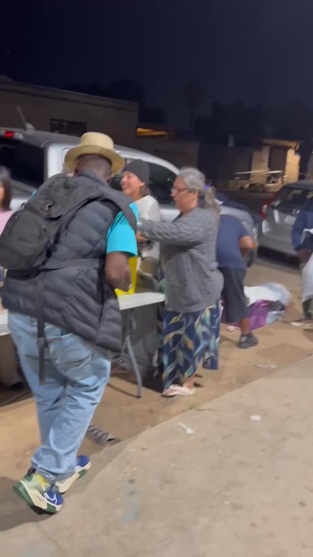 Massive shoutout to Titas taco shop for donating tons of amazing food on Sunday the 18th to feed those in need. Special thanks to Melissa and Carolina for the clothing donations. We also appreciate Lady, Rachel, Vanessa, and Alexander for volunteering with us for their first time, and hoping won’t be last . It's incredible to see young people coming together, learning, and making a difference. #grind2gether is committed to guiding the next generation towards positivity.