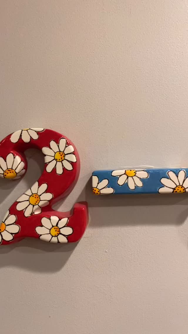 💕Valentines Day💕We have an additional adults only night on Saturday 14th February. Message or call to reserve your table for something a little more creative this year. The table is yours from 6-9.30pm. Come and go as you like, enjoy cute pottery to paint and order in food if you wish. We’d 💕love💕 to see you