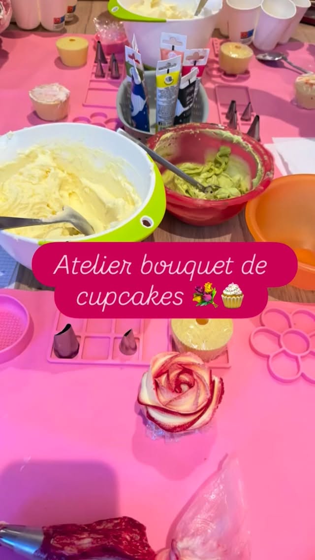 Atelier bouquet de cupcakes 🧁💐
Bravo à mes élèves du jour venus de Paris et Belgique
Vous souhaitez apprendre aussi ?
Prochain atelier disponible: jeudi 29/01 10h
Inscriptions en mp ou directement à la boutique
#ateliercupcakes #atelierpâtisserie #bouquetdecupcakes #angiescupcakes77