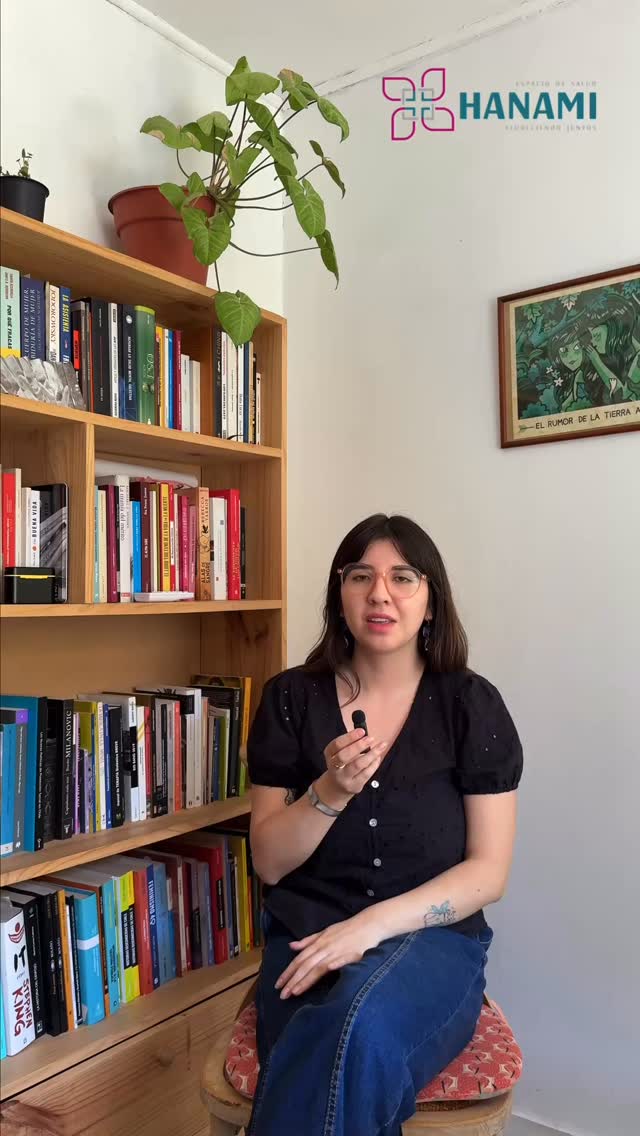 A veces el cuerpo avisa antes que la mente.
Escucharlo no requiere grandes cambios, sino pequeños gestos cotidianos que nos devuelvan presencia y conexión.🌿
Salir del piloto automático también es una forma de cuidado.
Volver al cuerpo, a la respiración, al aquí y ahora, puede abrir espacios de mayor bienestar y conciencia.
💬 Cuéntanos en los comentarios qué hábitos te gustaría fortalecer o qué te ayuda a reconectar contigo.
Desde ahí, seguimos compartiendo herramientas 🤍